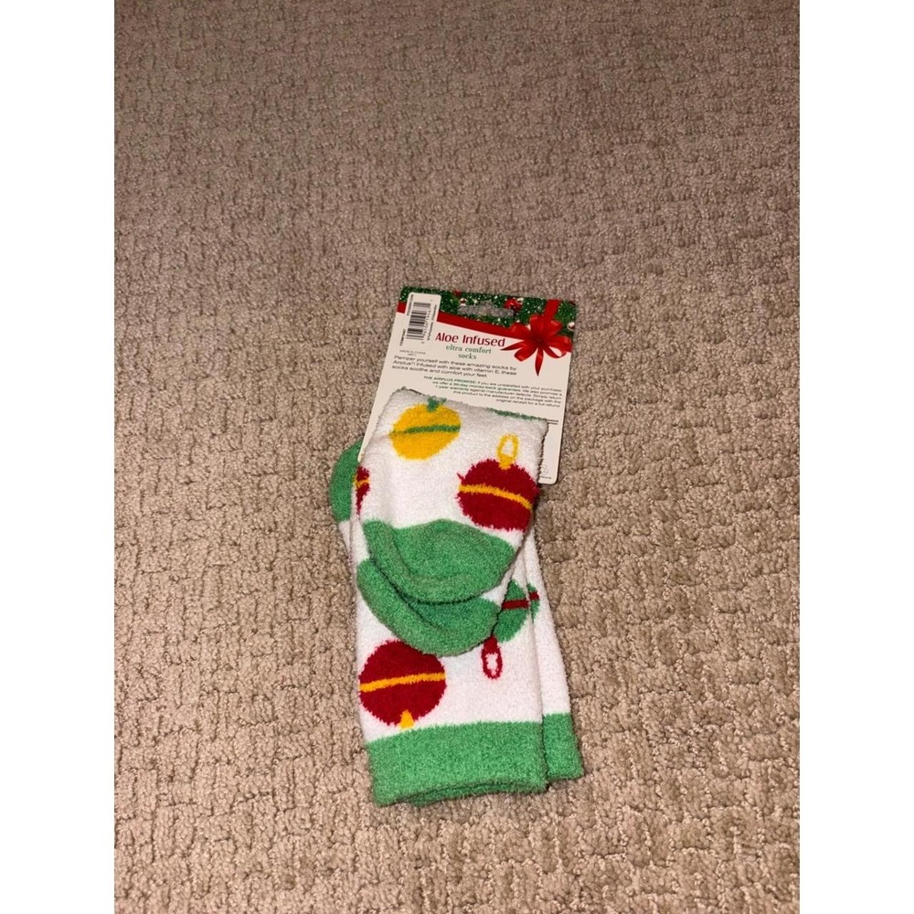 Airplus Aloe Infused Ultra Comfort Fuzzy Socks Womens 5-11 Christmas Ornaments